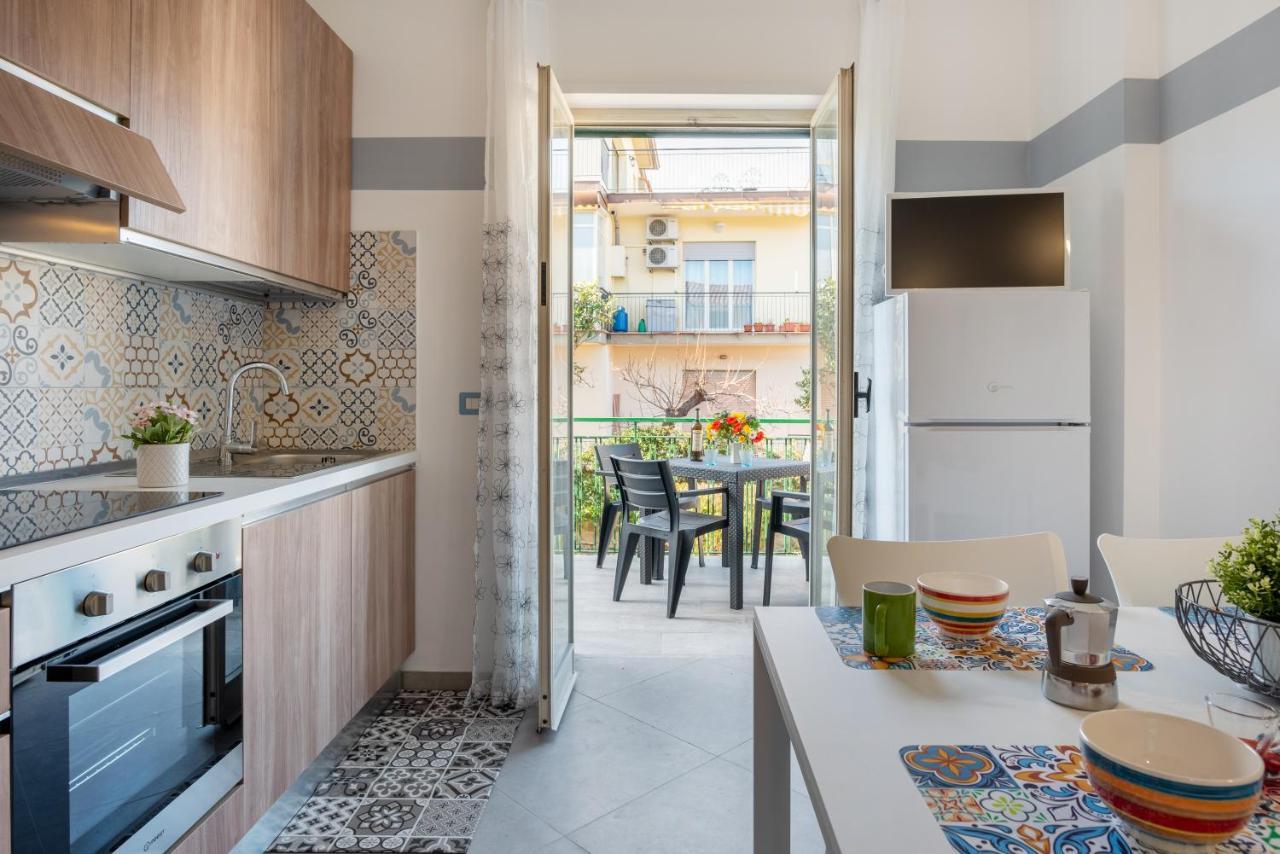 La Casa Di Tobia & Little Paradise Beach Apartments Giardini Naxos Bagian luar foto