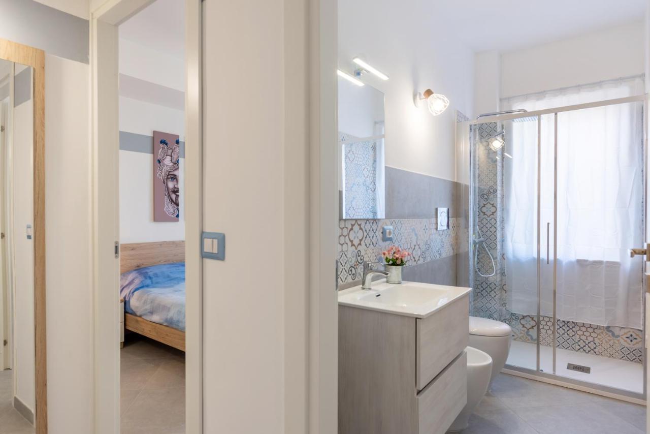 La Casa Di Tobia & Little Paradise Beach Apartments Giardini Naxos Bagian luar foto