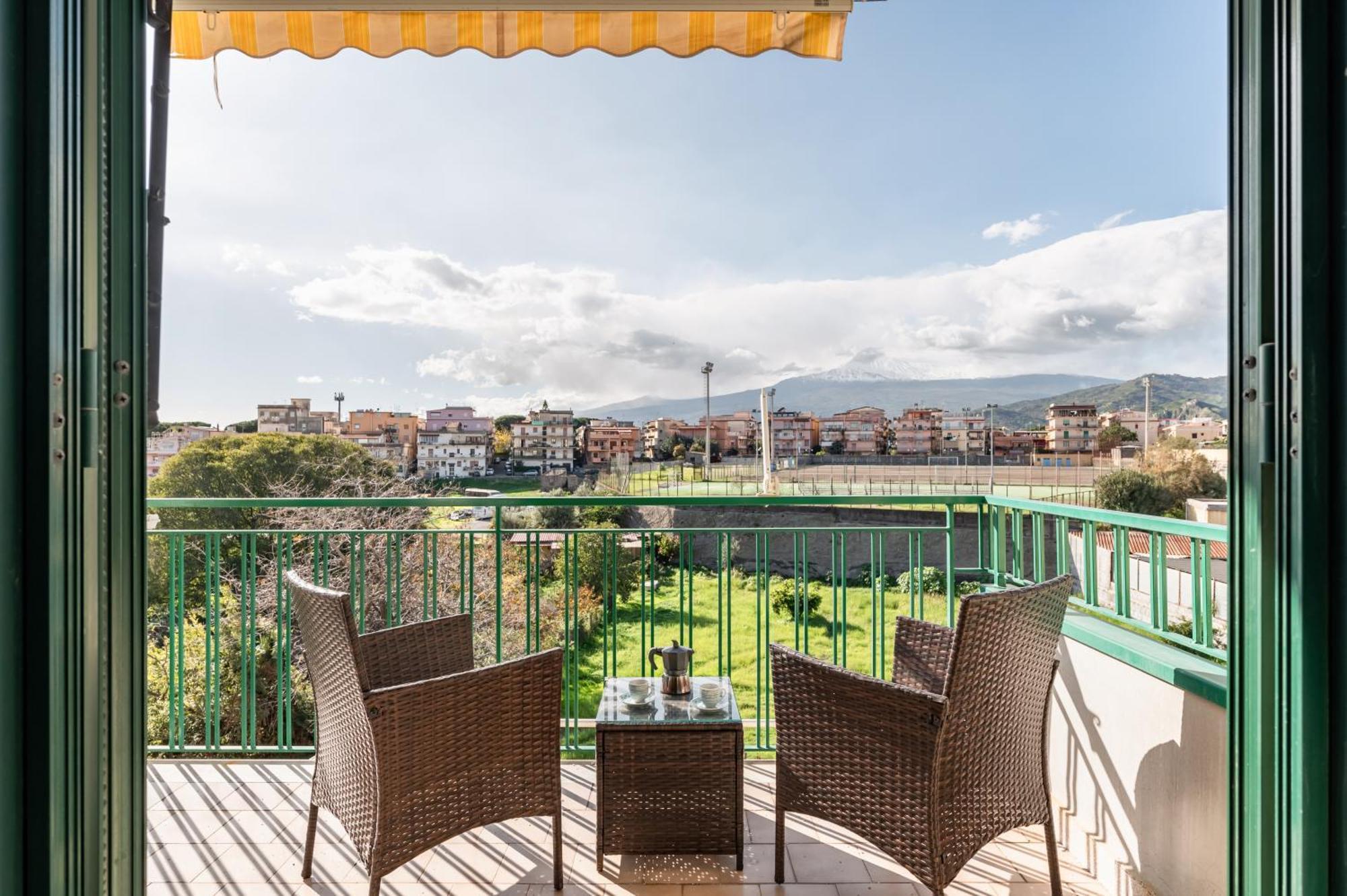 La Casa Di Tobia & Little Paradise Beach Apartments Giardini Naxos Bagian luar foto