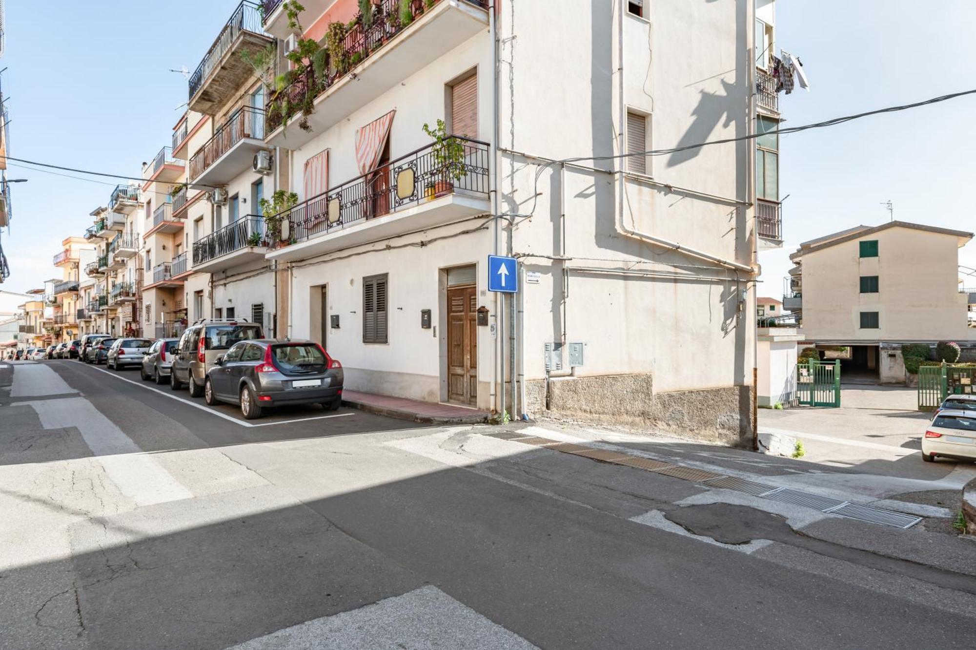 La Casa Di Tobia & Little Paradise Beach Apartments Giardini Naxos Bagian luar foto